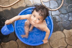 kh&ocirc;ng mặc quần